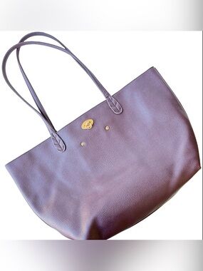 BCBG PARIS Reversible Burgundy Cream Tote Bag 18"w x12"h Gold Lock Logo
